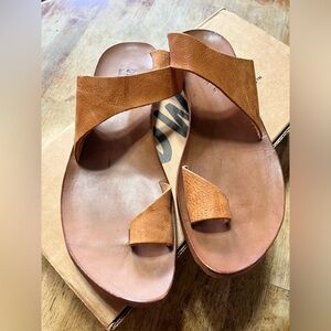 Sundance Cydwoq Orient Leather Mules Sandal Like New Tan Camel Color EU 40 / 10